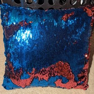 "Mermaid" sequin throw pillow🩷💙🧜‍♀️